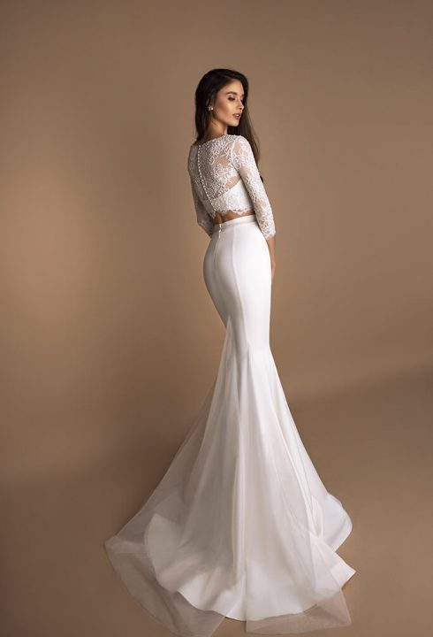loren-back