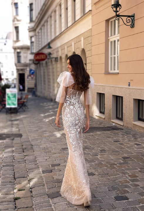 reya-back